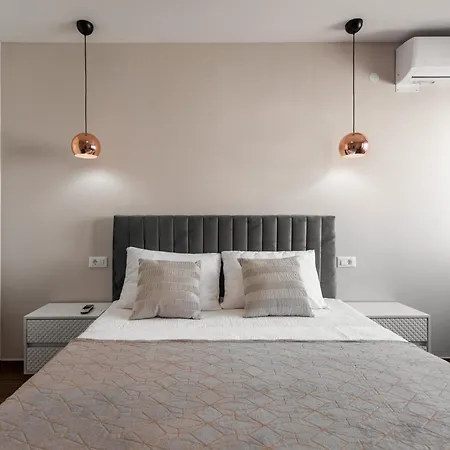 Old Bridge Apartment