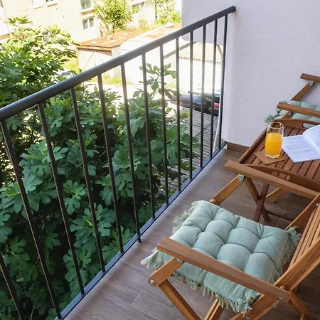 Old Bridge Apartment